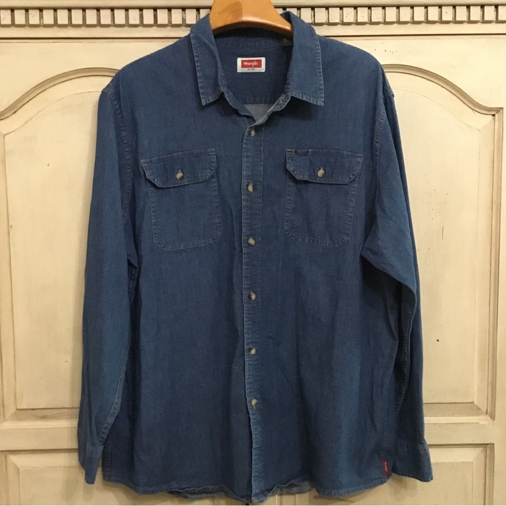 Wrangler Men’s Denim Two Pocket Button Down Shirt Size 2XL EUC